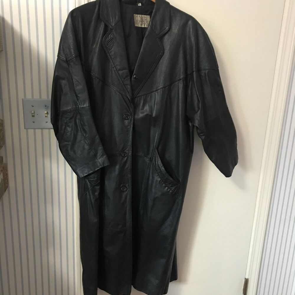 Vintage Womens Black Leather Coat Raglan Sleeves Nylon Taffeta Lining Buttons 16